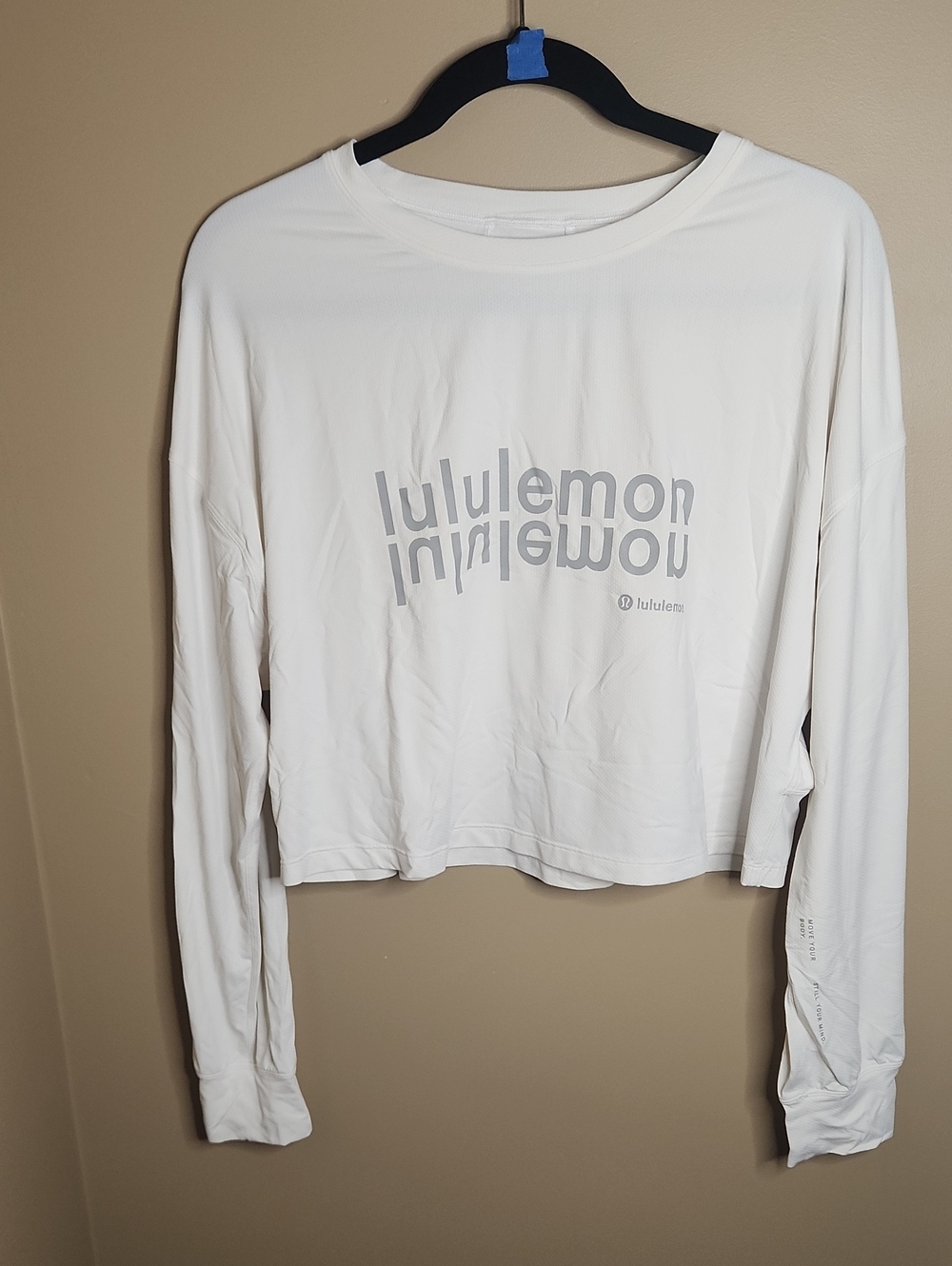 Lululemon Muscle Love Long Sleeve Shirt *Motif in White. Est. Size 10#W3DUIS